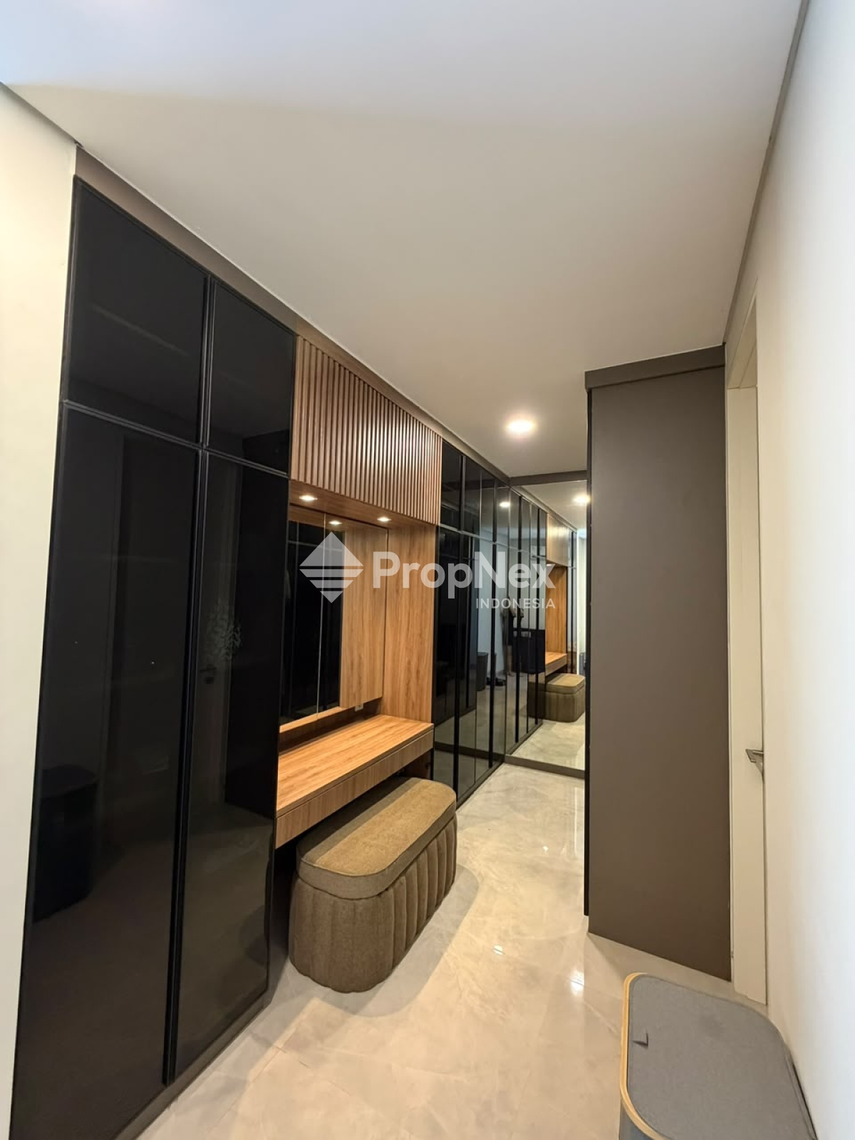 Rumah Citraland Utara Pelican Hill Dekat Gwalk & Pakuwon Mall — foto 6